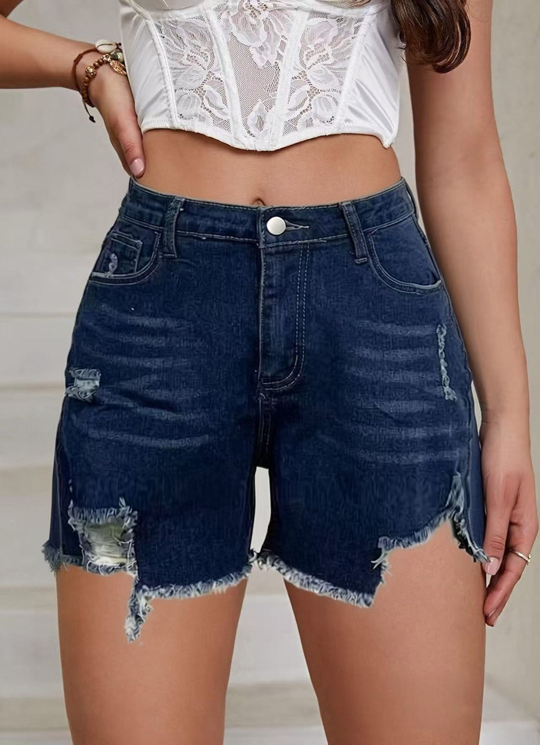 Damen lässige Destroyed Jeansshorts mit hohem Bund und fransigen Abschlüssen Echo Archiv