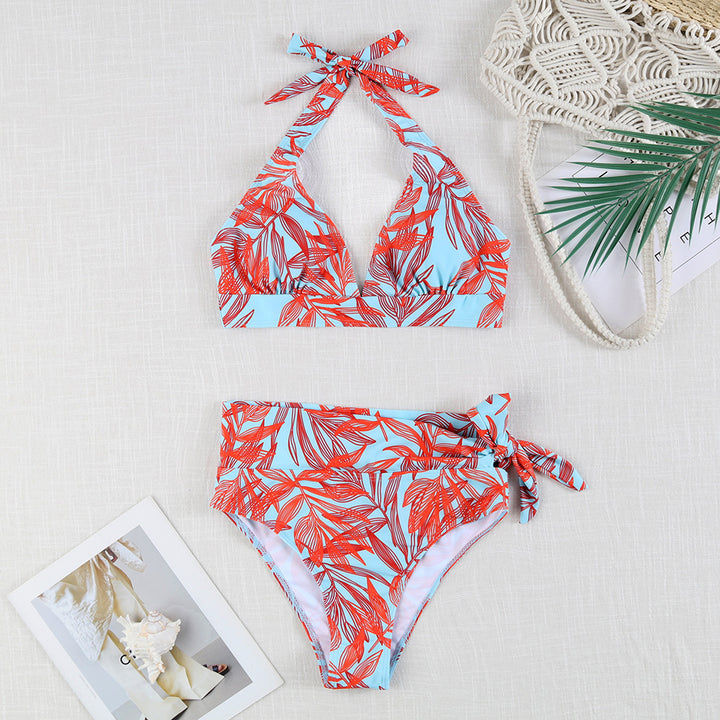 Damen Bikini-Set mit verspieltem Haltertop und hochgeschnittenem Höschen Echo Archiv