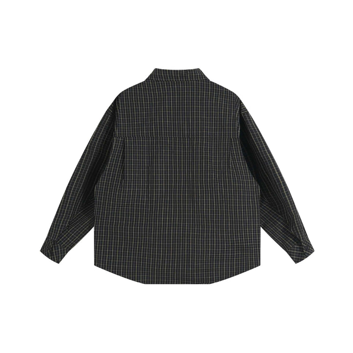 Unisex Boxy-Hemdjacke im Oversize-Kastenschnitt mit Kentkragen, Brusttasche und verlängertem Rückensaum Echoarchiv