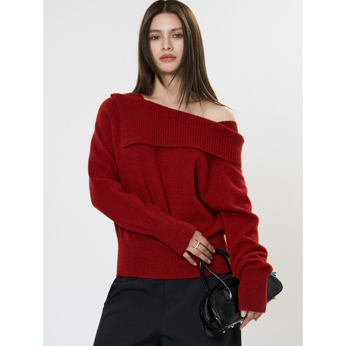 Damen Schulterfreier Oversize-Rippstrickpullover mit umgeschlagenem Kragen Echoarchiv