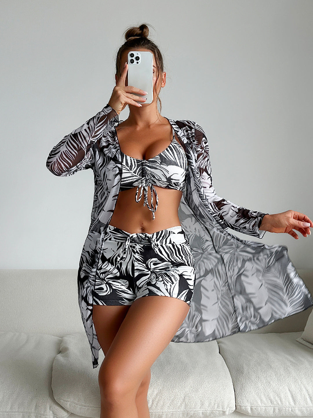 Damen Badeset mit fließender Strandjacke und elastischen Shorts Echo Archiv