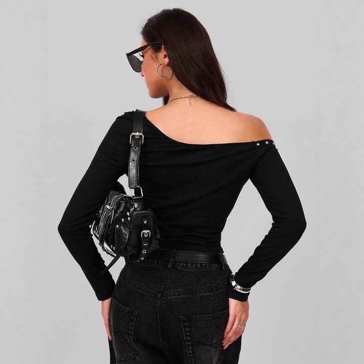 Damen nan asymmetrisches schulterfreies Langarmshirt mit Nietenbesatz und tailliertem Schnitt Echo Archiv