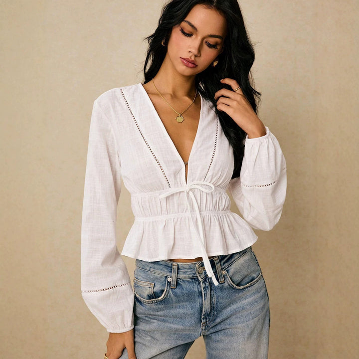 Damen Bluse mit tiefem V‑Ausschnitt, Kordel‑Taillenband und Volant Echo Archiv