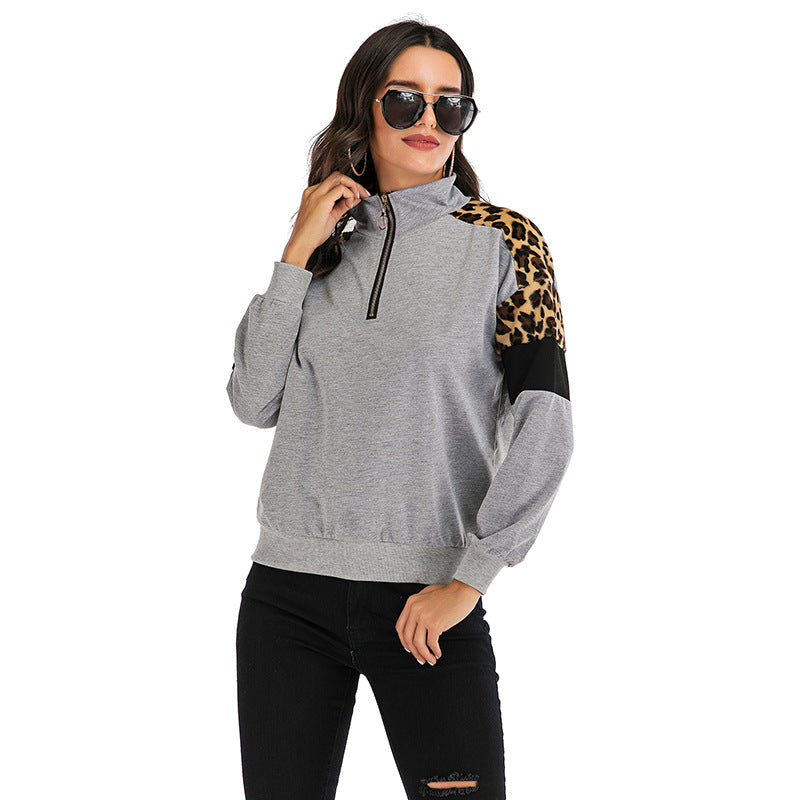 Damen Sweatshirt mit Stehkragen, halbem Reißverschluss & Leo-Detail – Mavelle