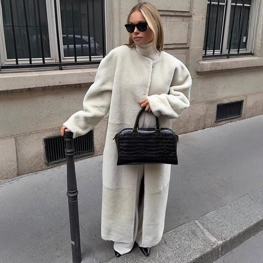 Damen Maxilanger Oversize-Teddymantel mit minimalistischem Stehkragen und verdeckter Druckknopfleiste Echo Archiv