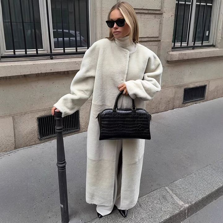 Damen Maxilanger Oversize-Teddymantel mit minimalistischem Stehkragen und verdeckter Druckknopfleiste Echo Archiv