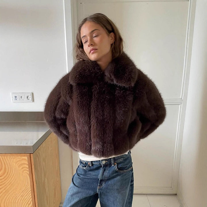 Damen Kurze Cropped-Kunstpelzjacke mit voluminösem Schalkragen und kastiger Silhouette Echoarchiv