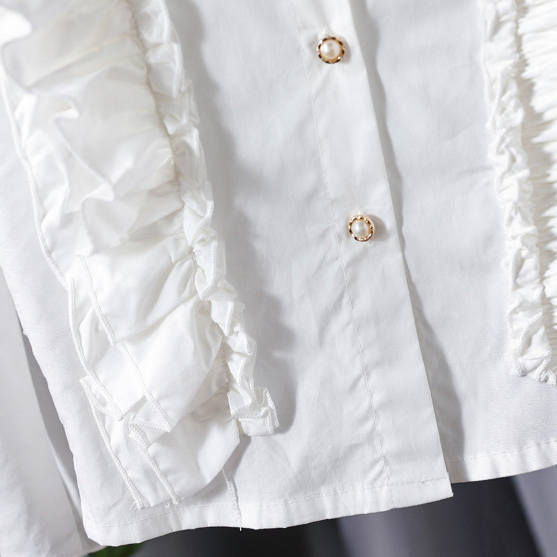 Mädchen Bluse mit Rüschendetails und eleganten Puffärmeln