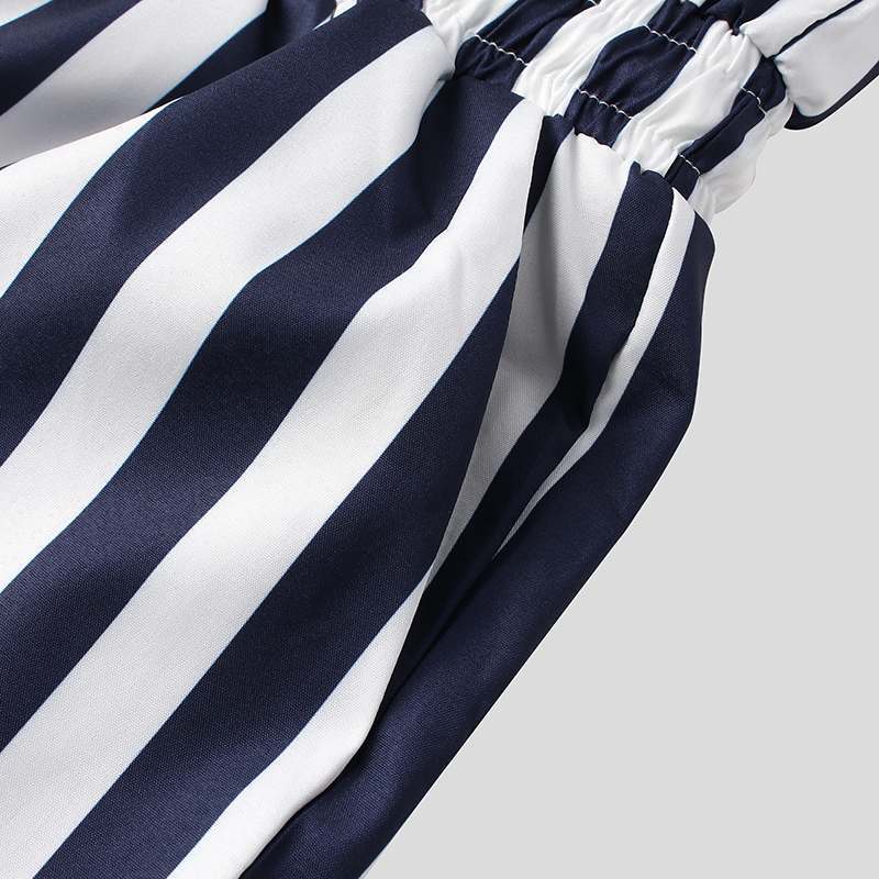 Herren kurzärmliger Jumpsuit mit schickem Streifenmuster und praktischen Taschen Echoarchiv