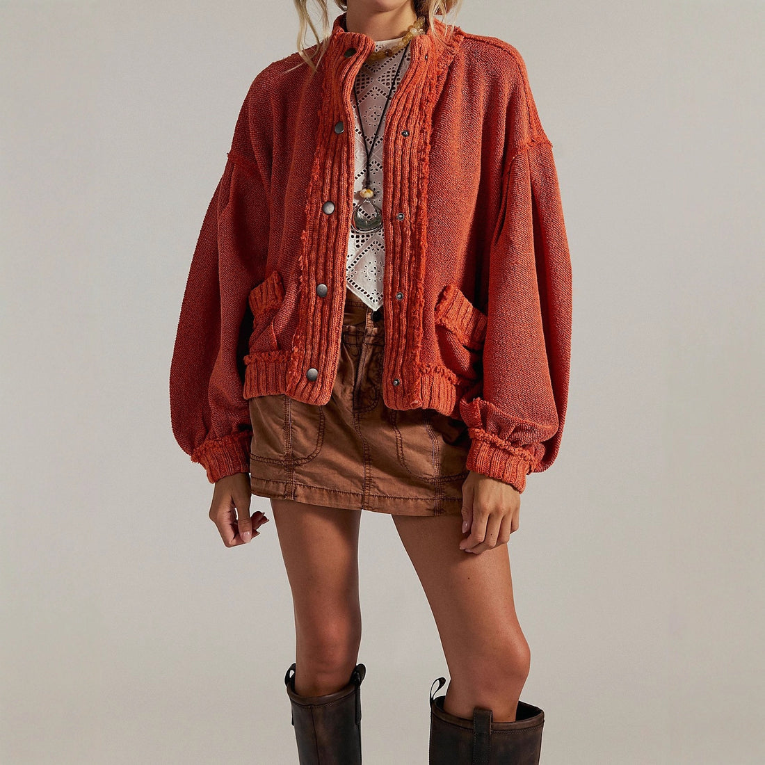 Damen Modische Strickjacke mit Knopfdetails – Veloura
