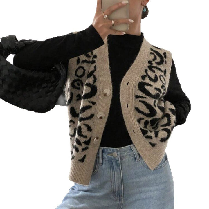Damen Strickweste mit Animal-Jacquard und V-Ausschnitt – Célinea