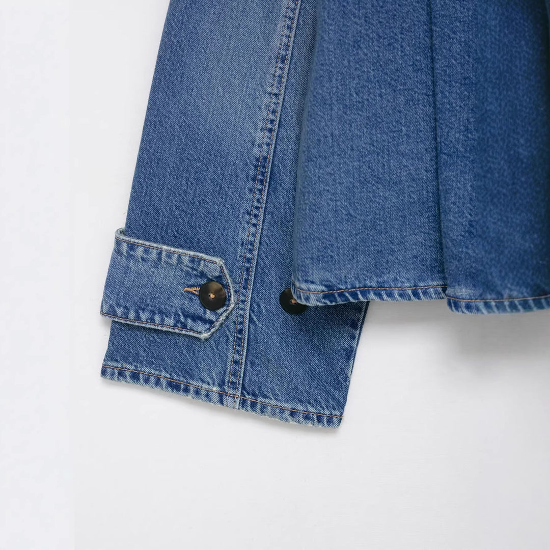 Damen Cropped Boxy-Jeansjacke mit hohem Funnelkragen und extraweiten Manschetten Echoarchiv
