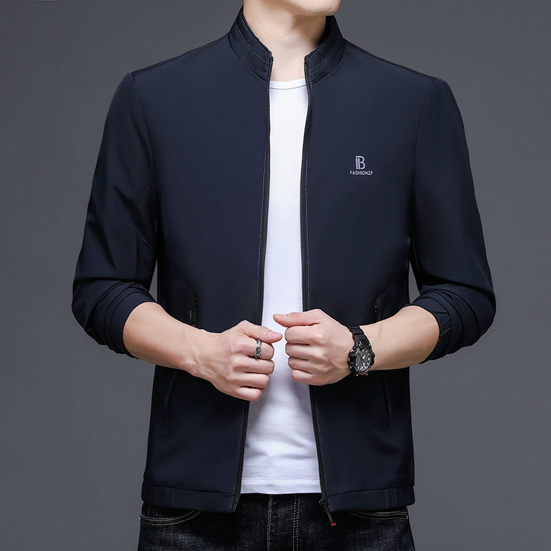 Herren sportliche Leichtjacke mit atmungsaktivem Material und innovativem Schnitt Echoarchiv