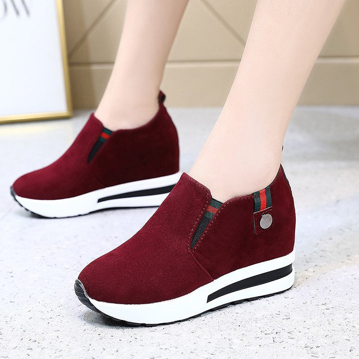 Damen nan Slip-On Keil-Stiefelette mit verstecktem Plateau und rutschfester Profilsohle Echo Archiv