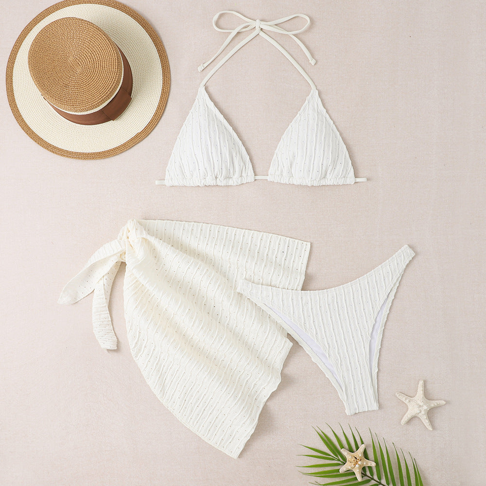 Damen Triangel-Bikini mit modischem Wickelrock und eleganten Details Echo Archiv