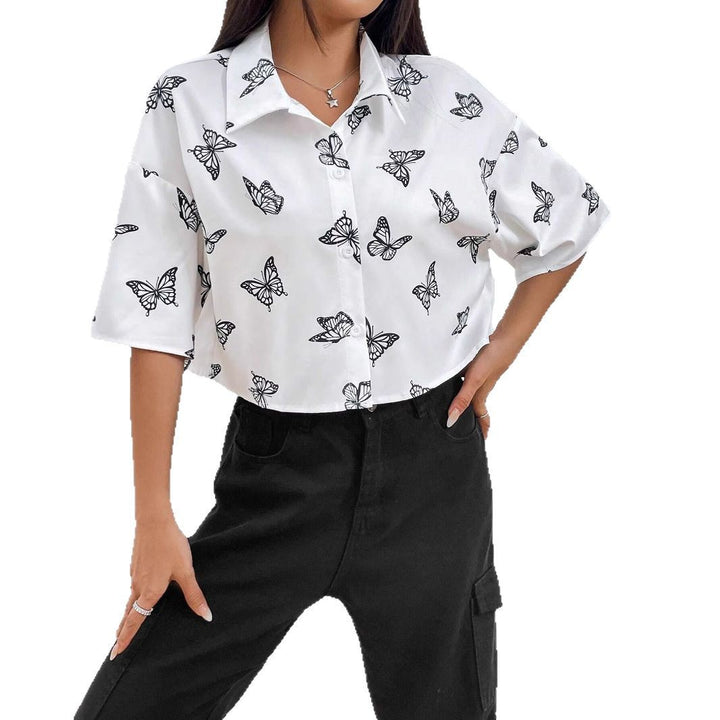 Damen Kurzgeschnittene Boxy-Hemdbluse mit Schmetterlingsprint Echoarchiv
