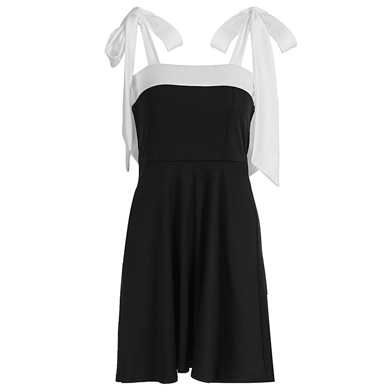 Damen modisches Sommerkleid mit Schleifen-Trägern und schmeichelndem Schnitt Echo Archiv