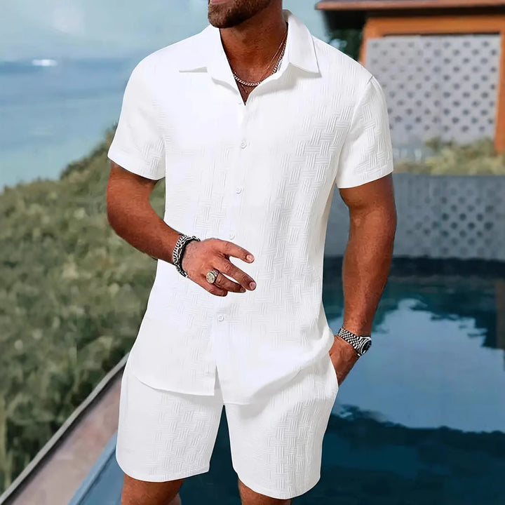 Herren Freizeitanzug mit strukturiertem Oberteil und Shorts Echoarchiv