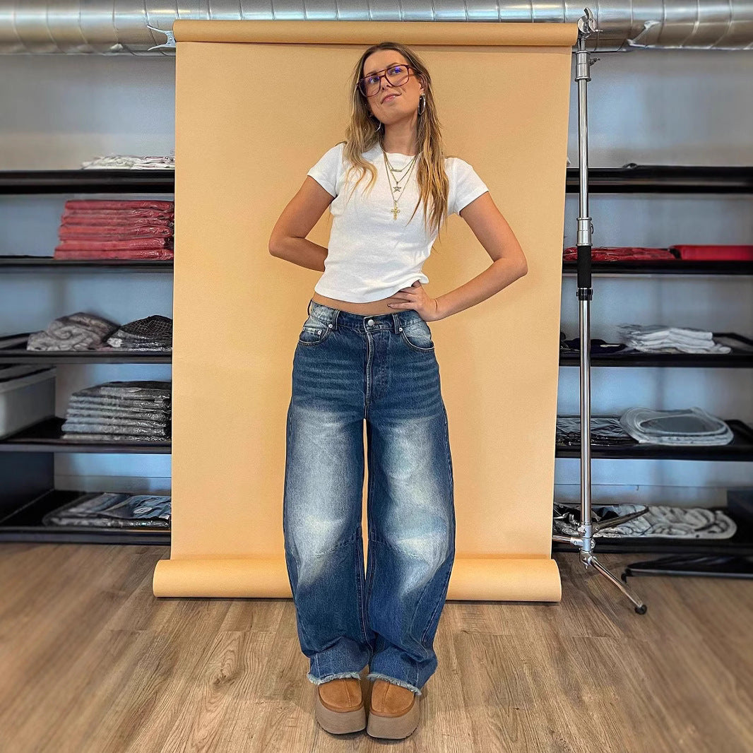 Damen nan weite Baggy-Jeans mit tiefer Schrittnaht, markanten Knieabnähern und verstärktem Five‑Pocket‑Schnitt Echo Archiv