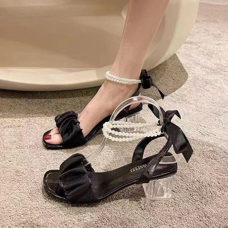 Damen Offene Riemchensandalen mit Perlenbesatz, Rüschenfront und transparentem Blockabsatz Echo Archiv
