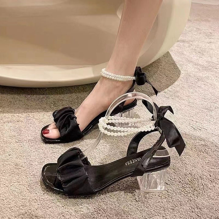 Damen Offene Riemchensandalen mit Perlenbesatz, Rüschenfront und transparentem Blockabsatz Echo Archiv