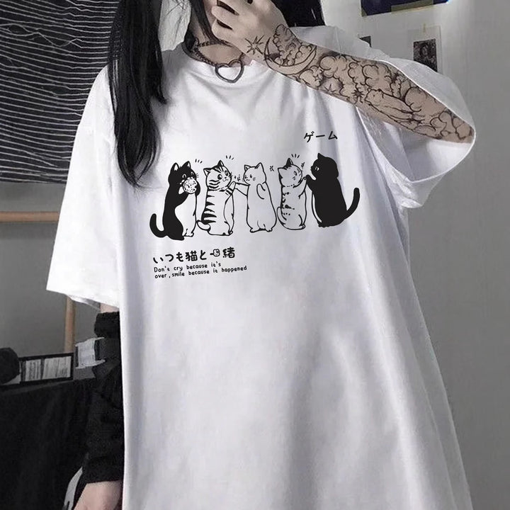 Damen T-Shirt mit künstlerischem Totenkopf-Motiv und lässigem Schnitt Echo Archiv