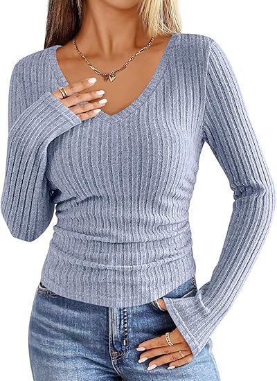 Damen Geripptes tailliertes Langarm-Feinstrickshirt mit V‑Ausschnitt und Ärmelschlitz Echo Archiv