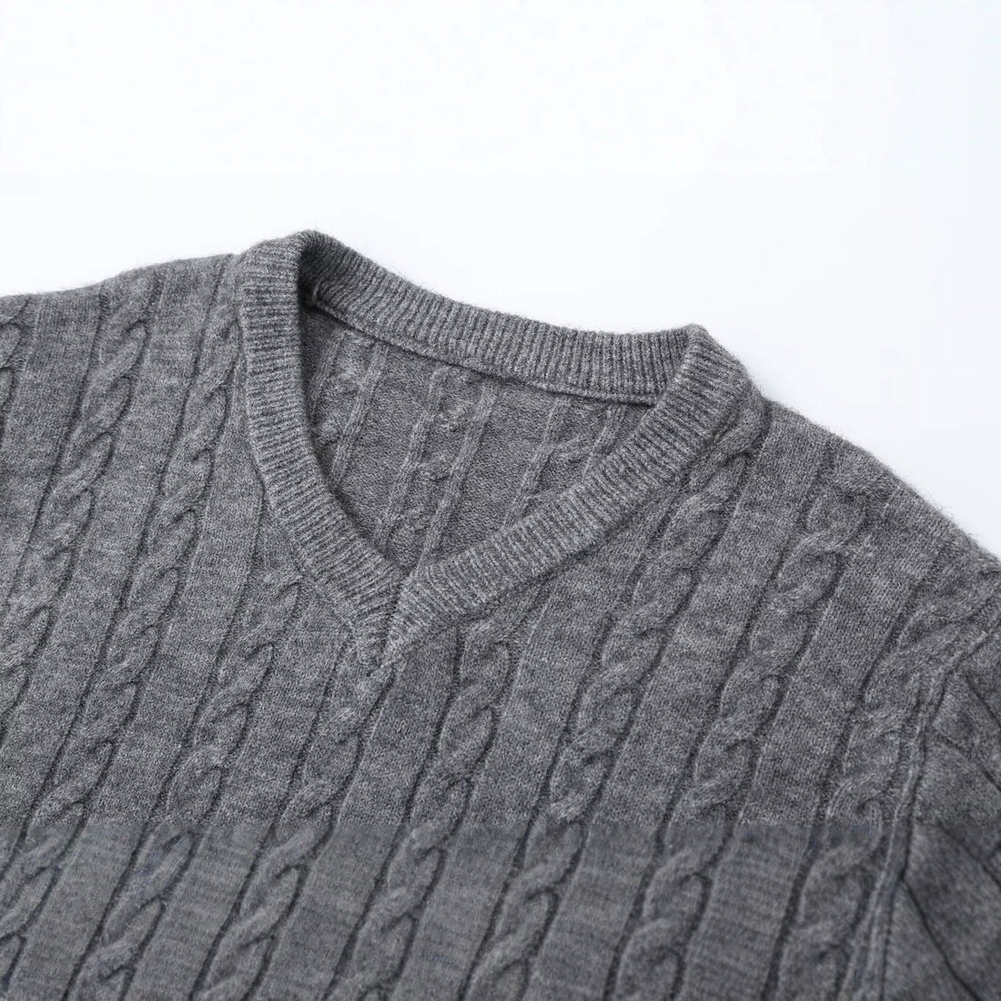 Damen Oversize Zopfmuster-Pullover mit V-Ausschnitt und breitem Rippbündchen Echoarchiv