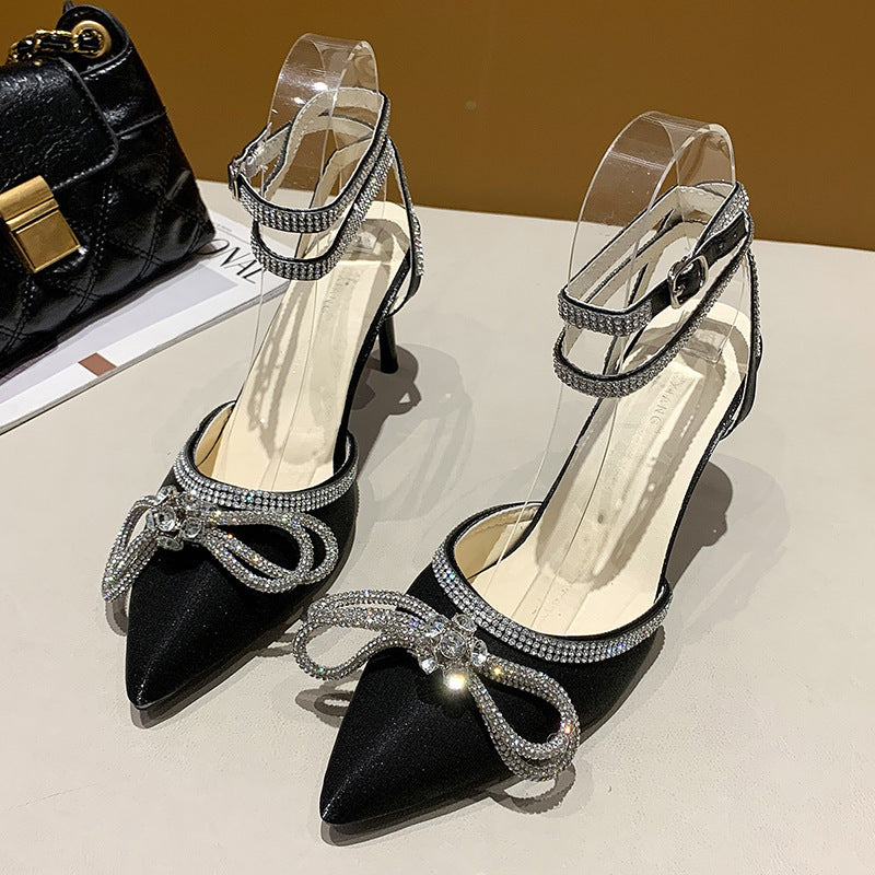 Damen nan spitze Riemchen-Pumps mit funkelnder Strass-Schleifenapplikation und verstellbarem Knöchelriemen Echo Archiv