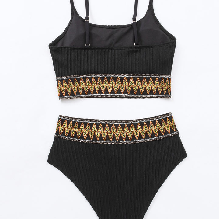 Damen Bikini-Set mit figurbetonendem Rippenmuster und buntem Elastikbund Echo Archiv