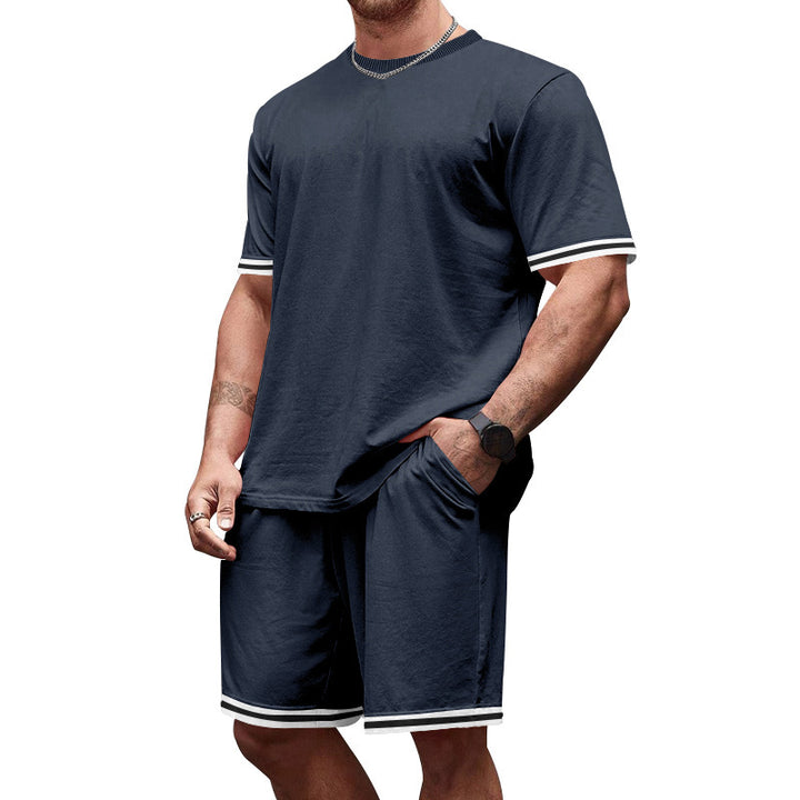 Herren nan sportliches Jersey-Set aus Kurzarmshirt und Bermudashorts mit Kontraststreifen elastischem Bund und Eingrifftaschen Echo Archiv