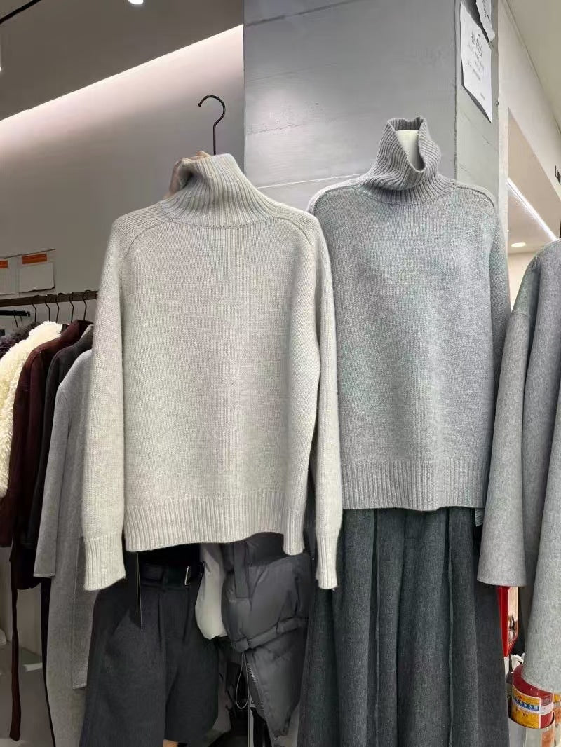 Damen Rollkragenpullover aus feinem Wollmix mit geradem Schnitt und breitem Rippkragen Echoarchiv