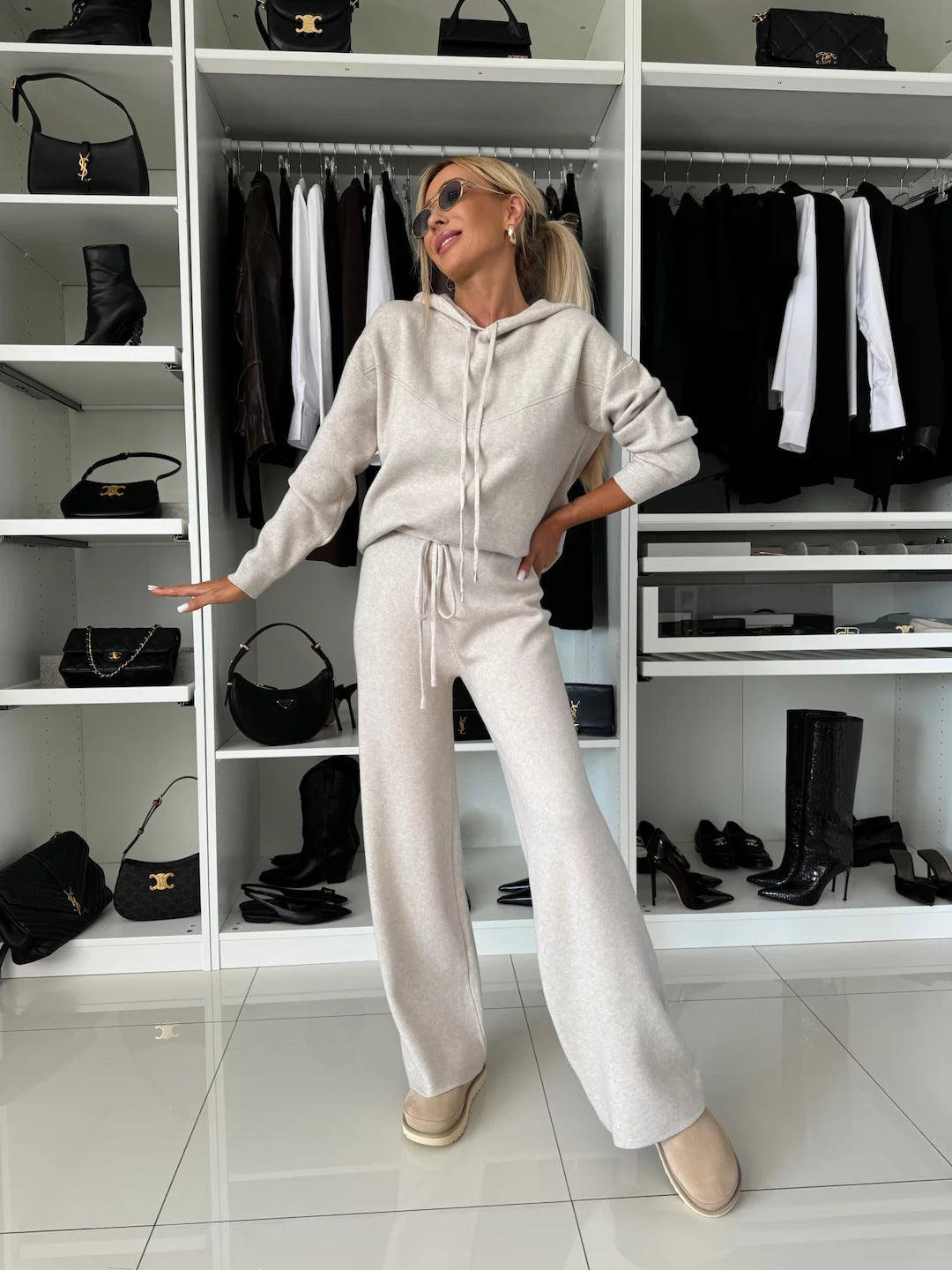 Damen nan luxuriöses Feinstrick-Loungewear-Set mit Kapuzenpullover, elastischem Komfortbund und fließendem Wide-Leg-Hosenbein Echo Archiv