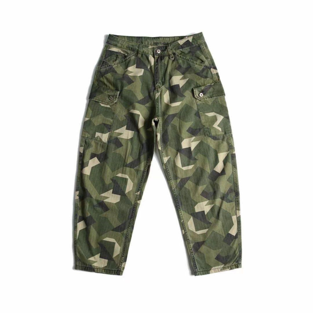 Herren Cargo-Hose im modernen Camouflage-Stil Echoarchiv