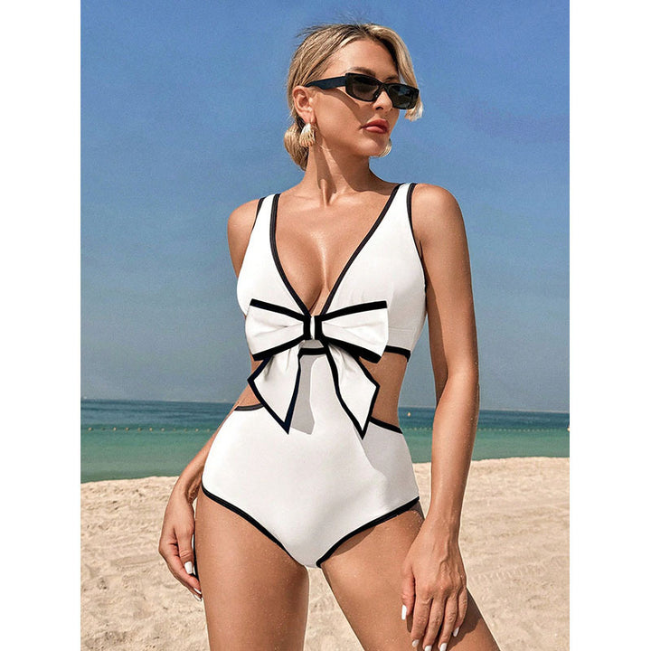Damen Einteiler Badeanzug mit stilvollem V-Ausschnitt und modischem Schleifendetail Echo Archiv