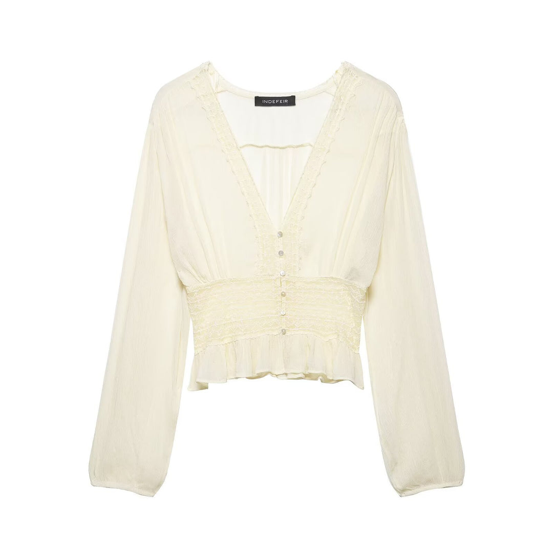 Damen Zarte Langarm‑Bluse aus Crinkle‑Chiffon mit tiefem V‑Ausschnitt, Smok‑Taille und Volantsaum Echo Archiv