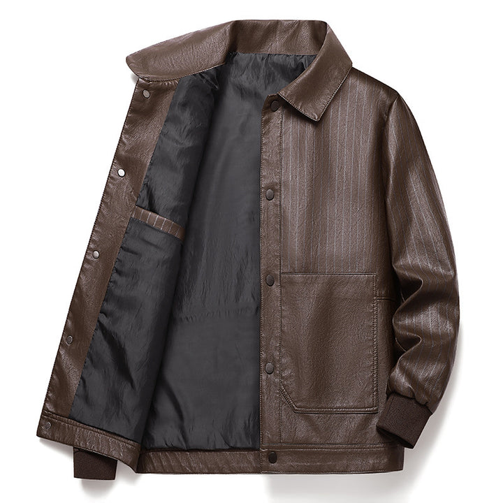 Herren Pinstripe Kunstleder-Truckerjacke mit Druckknopffront und gerippten Bündchen Echoarchiv
