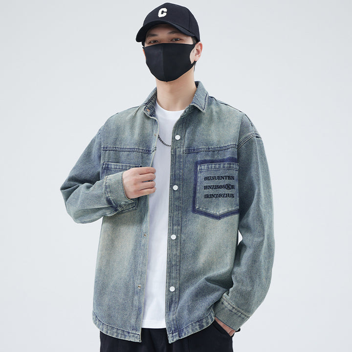 Herren Jeanshemd mit modernem Design und einzigartigen Schriftzügen Echoarchiv