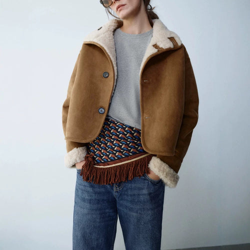 Damen Kurzblouson aus Velourslederoptik mit Teddyfutter und weitem Umlegekragen Echo Archiv