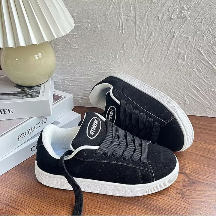 Damen Bequeme Sneakers aus weichem Wildleder mit sportlicher Sohle Echo Archiv