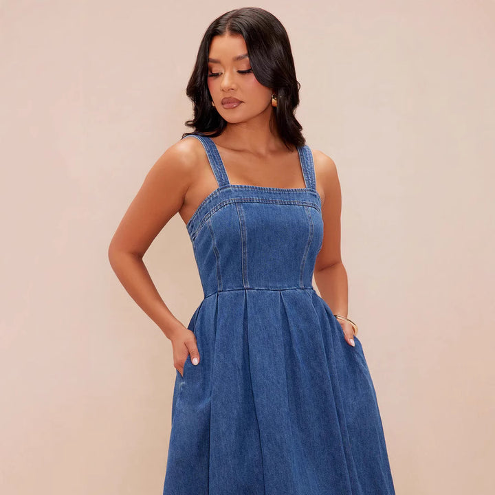Damen Maxikleid mit schmalen Trägern und elegantem Schnitt Echo Archiv