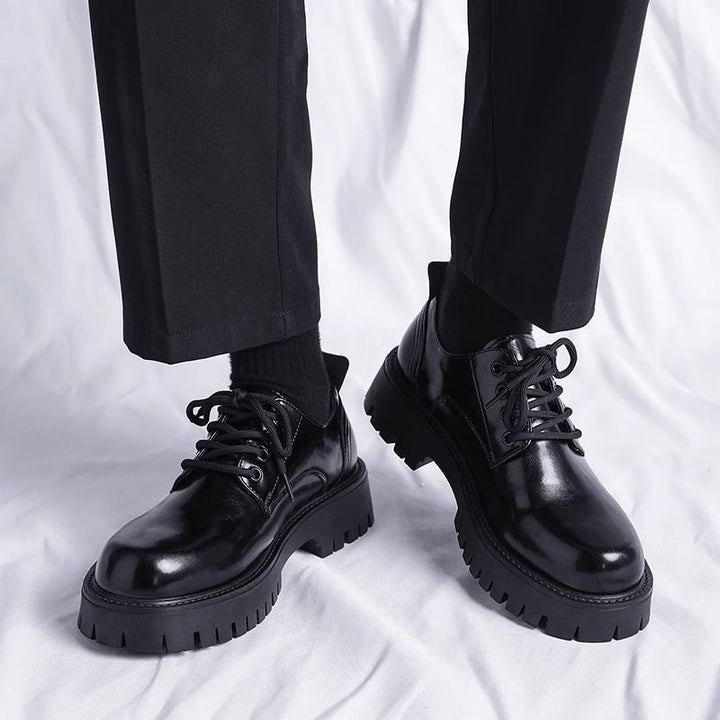 Herren klassische Schnürschuhe mit robustem Profil und elegantem Finish Echoarchiv