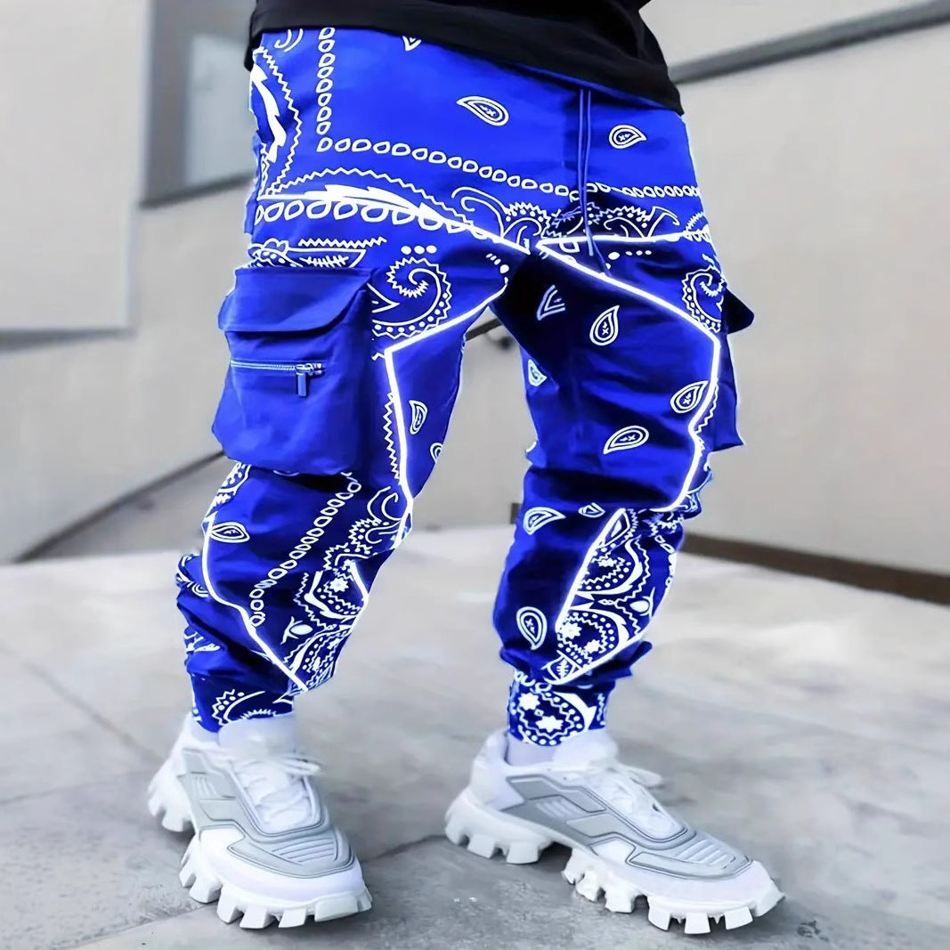 Herren Cargo-Hose mit ausgefallenem Bandana-Muster und praktischen Taschen Echoarchiv