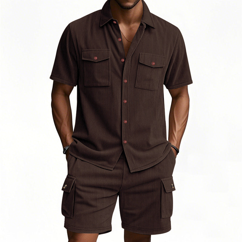 Herren lässiges Freizeitset mit Kurzarmhemd und Shorts Echoarchiv