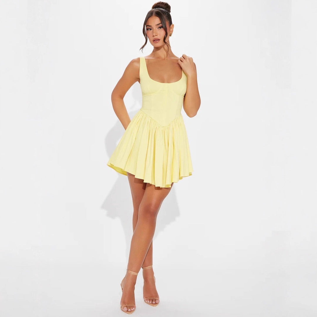 Damen Minikleid mit figurbetontem Oberteil und schwingendem Rock Echo Archiv