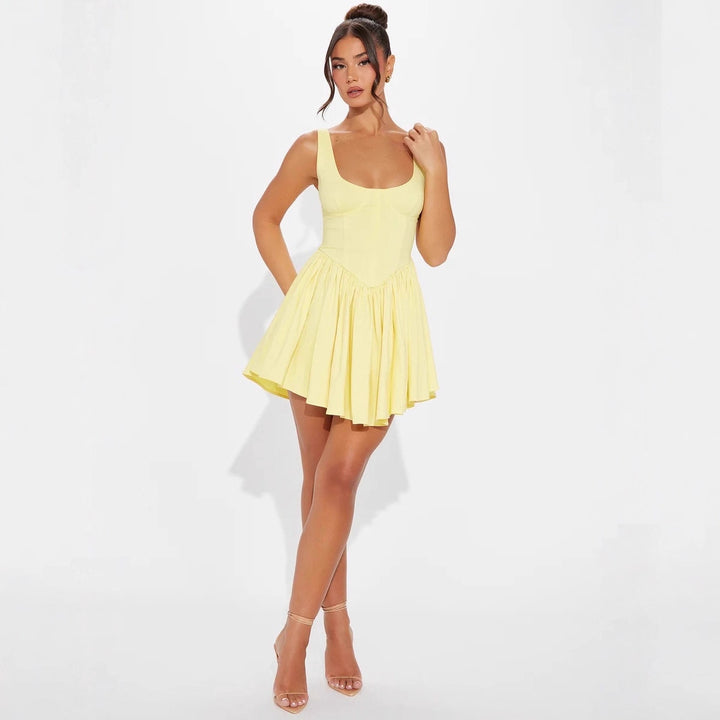 Damen Minikleid mit figurbetontem Oberteil und schwingendem Rock Echo Archiv