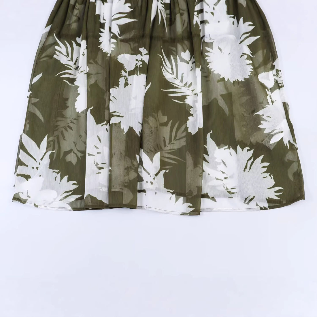 Damen Midikleid mit voluminösen Ballonärmeln, Stufenrock und floralem Print Echoarchiv