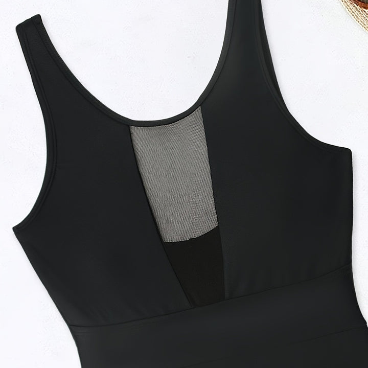 Damen Sportlicher Einteiler mit tiefem V-Ausschnitt und transparenten Mesh-Details Echo Archiv