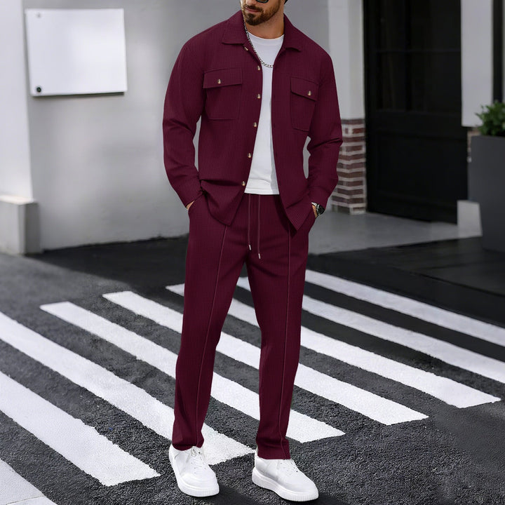 Herren modisches Freizeit-Set mit strukturierter Jacke und bequemen Hosen Echoarchiv