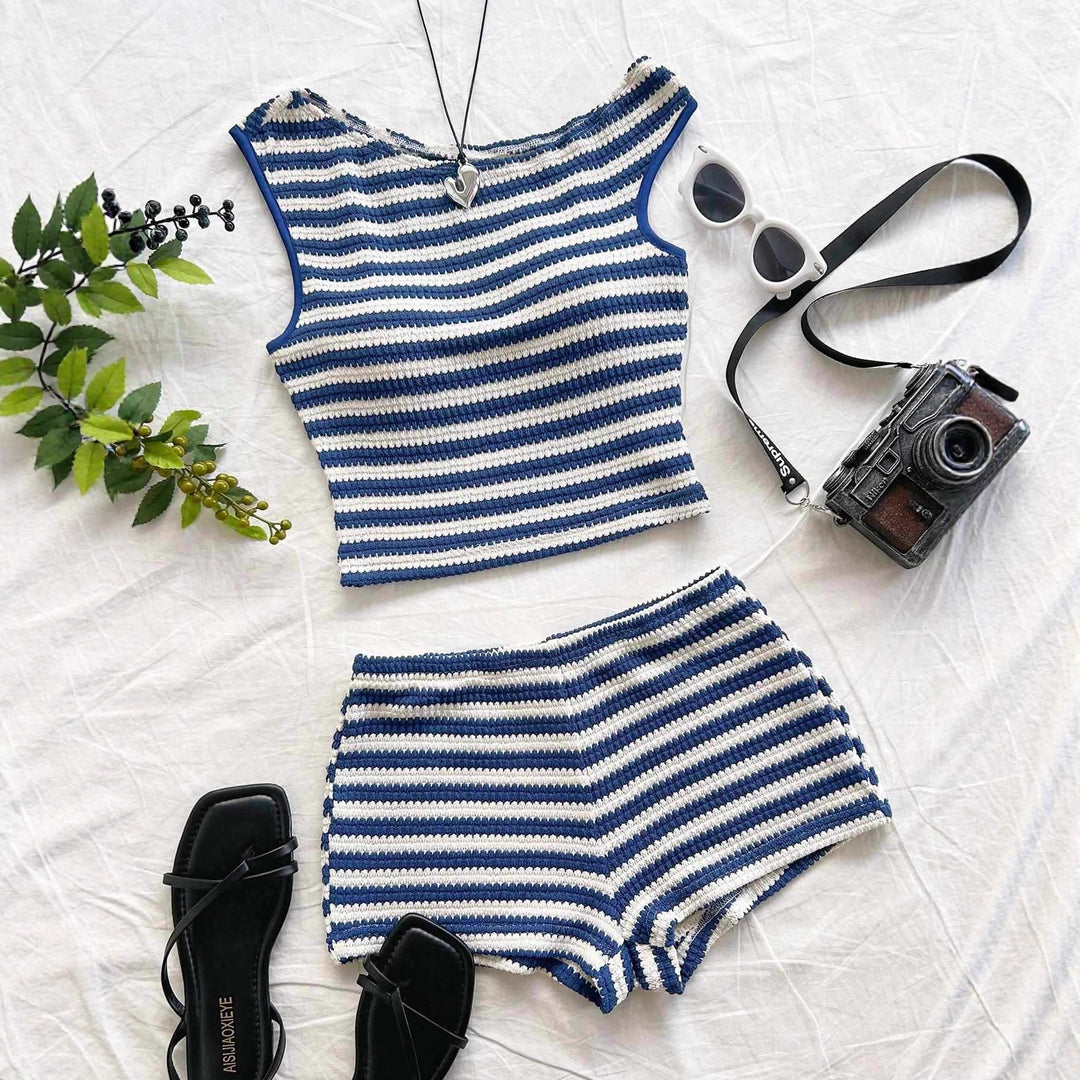 Damen Strand-Outfit mit gestreiftem Crop-Top und Shorts Echo Archiv